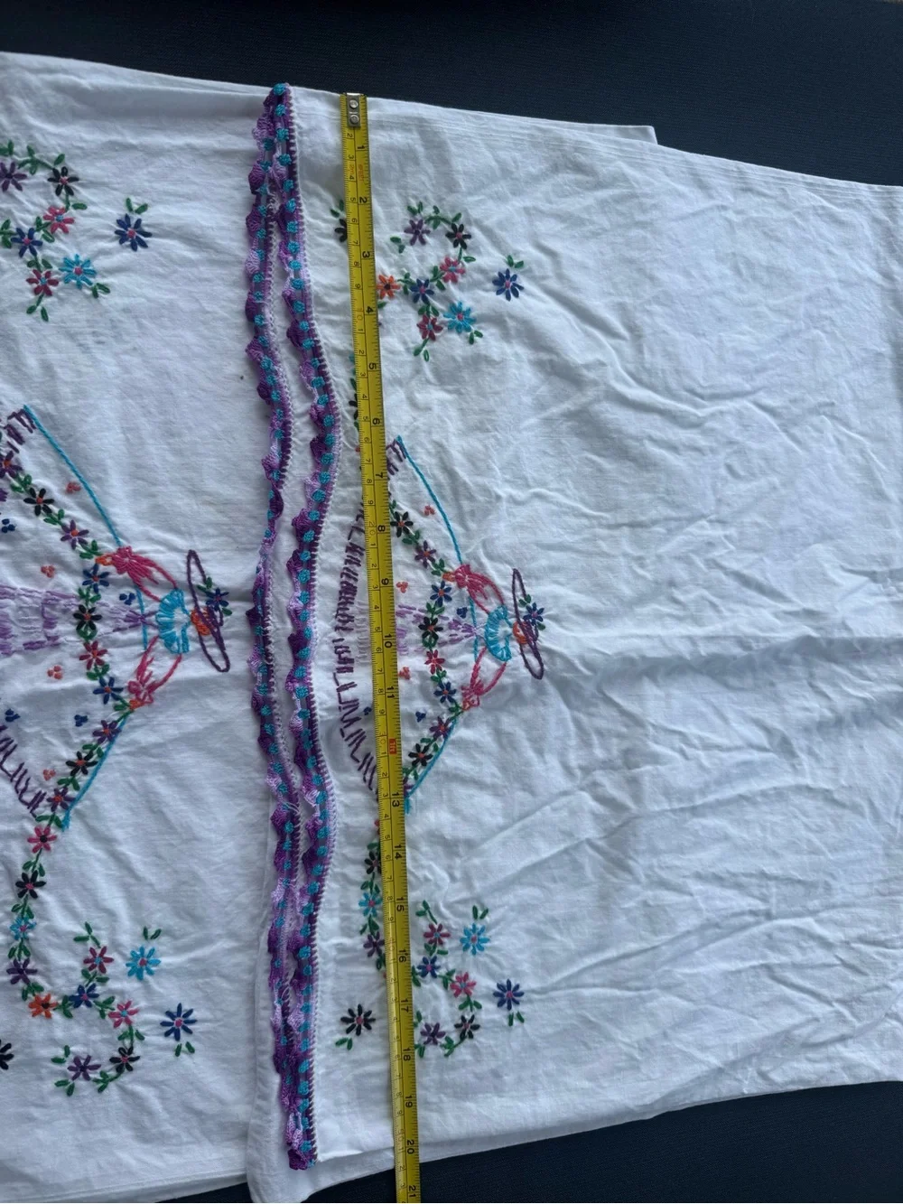 Hand-Embroidered VTG Pillowcase Set